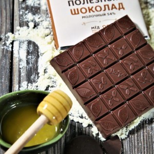 Шоколад молочный, 54% какао, на меду, (классический)